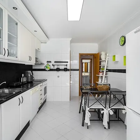 Whome Surfer's Paradise Retreat: Digital Nomads & Remote Workers *