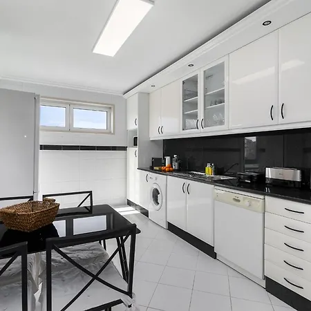 Whome Surfer's Paradise Retreat: Digital Nomads & Remote Workers Apartment Ericeira