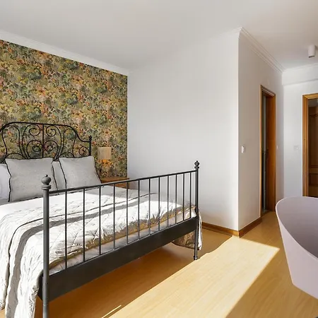 Whome Surfer's Paradise Retreat: Digital Nomads & Remote Workers Appartement