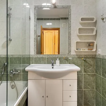 Whome Surfer's Paradise Retreat: Digital Nomads & Remote Workers *