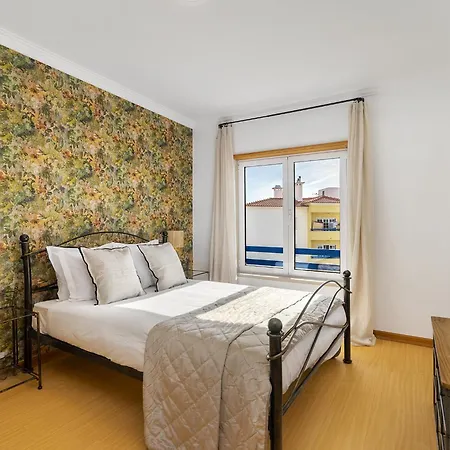 Whome Surfer's Paradise Retreat: Digital Nomads & Remote Workers Appartement Ericeira